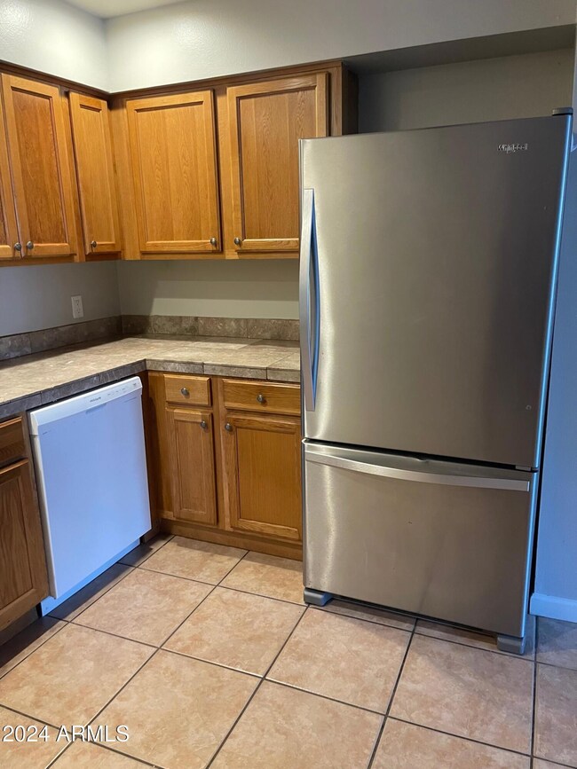 909 S Priest Dr unit 2, Tempe, AZ 85281 - photo 2