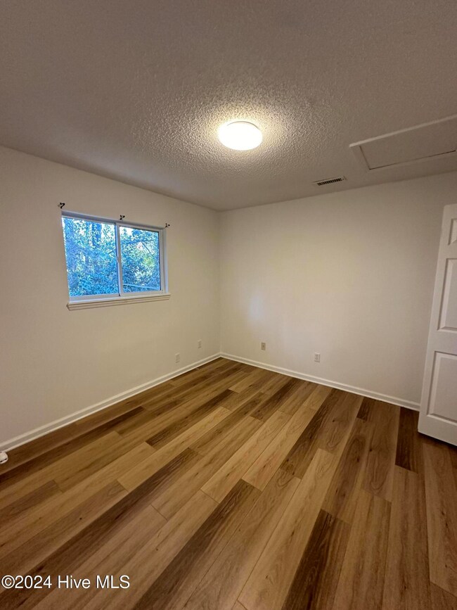 700 S Walker St unit 6, Burgaw, NC 28425 - photo 4