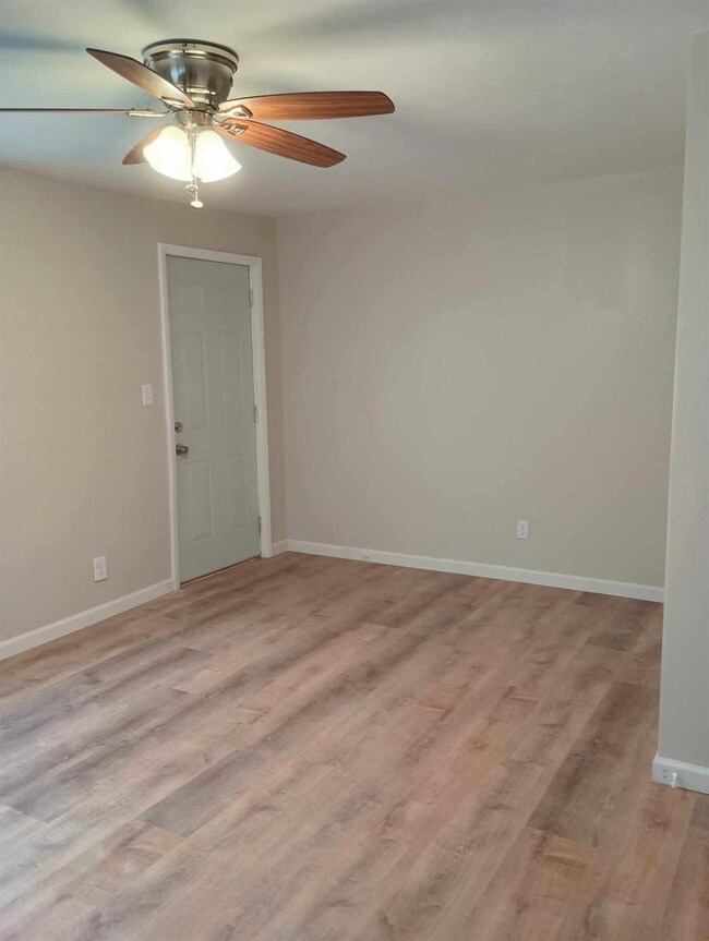 5502 E 10th Ave, Gary, IN 46403 - photo 6