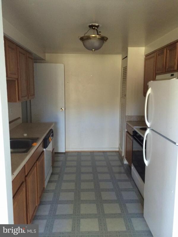 572 Glen Ct unit 35L, Glen Burnie, MD 21061 - photo 5