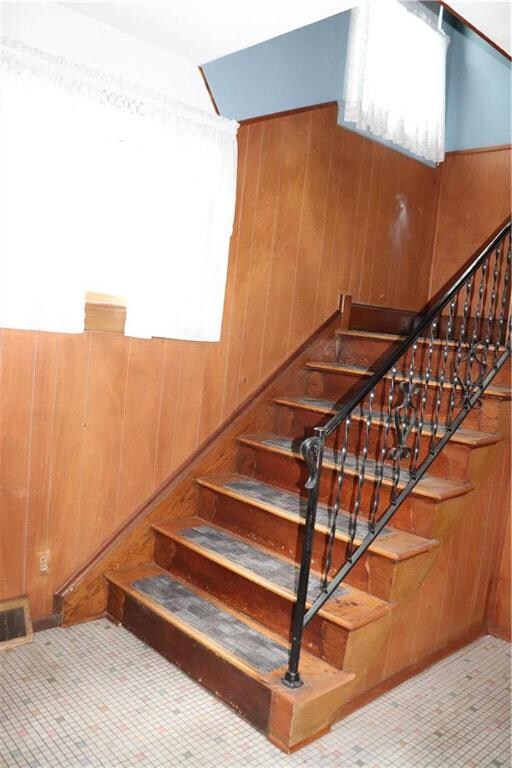 Huge entry area fulled with natural light!