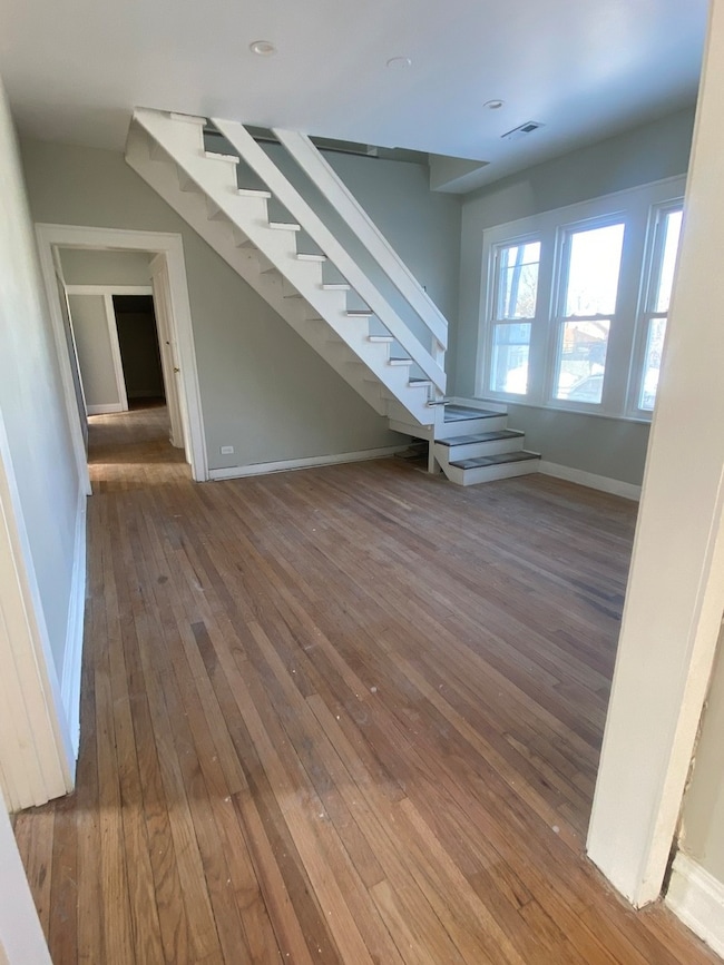 8046 S Manistee Ave unit 2, Chicago, IL 60617 - photo 4