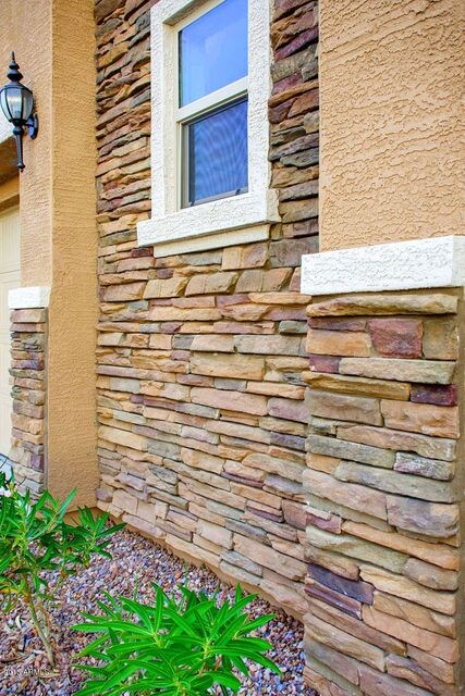 STONE DETAILS
