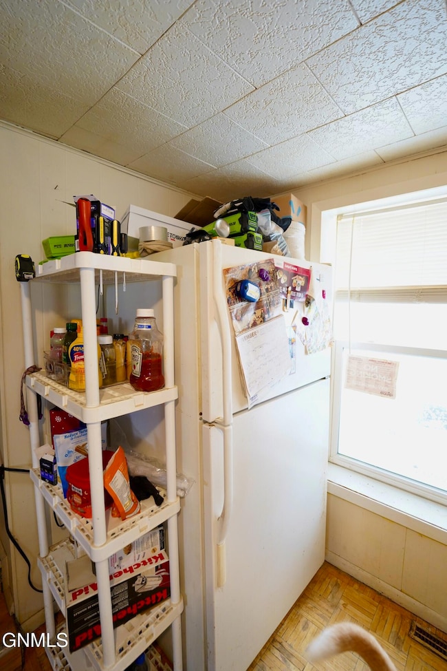 706 2nd St SW unit A, Jamestown, ND 58401 - photo 4
