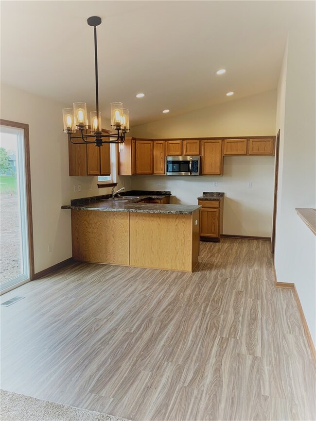 2536 Aspen St, Janesville, WI 53546 - photo 5