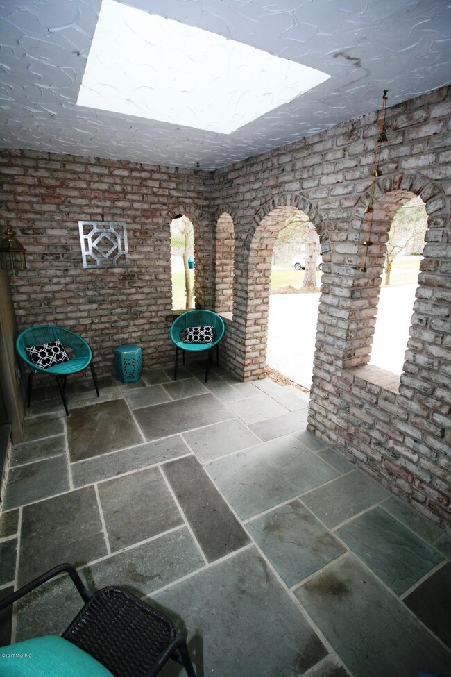 Front entryway on porch2 - Copy