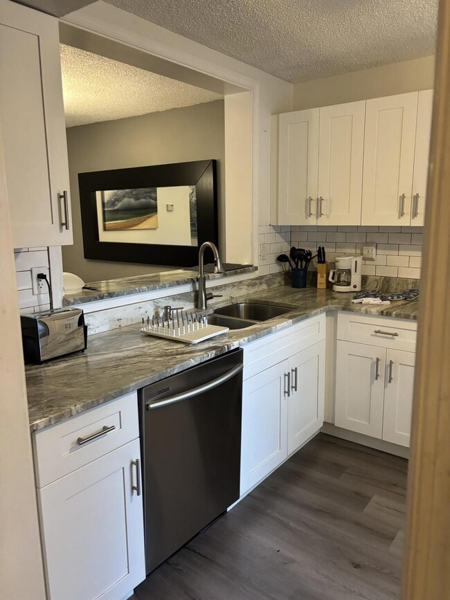 5048 Heatherhill Ln unit 2, Boca Raton, FL 33486 - photo 2