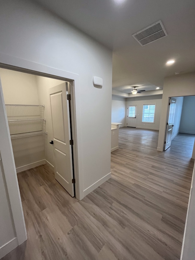 1150 Vision Cir, Mahomet, IL 61853 - photo 4