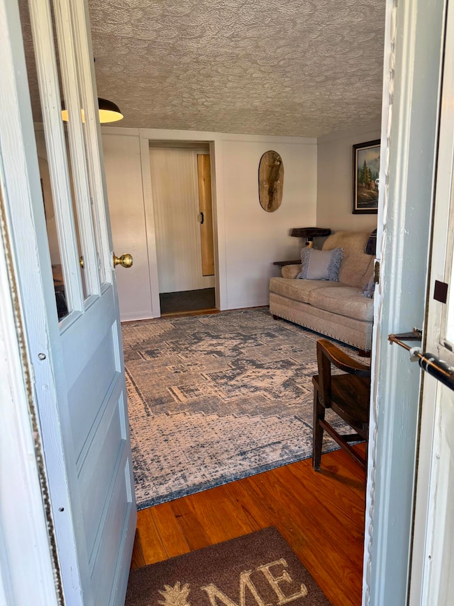 633 Lots Gap Rd, Fort Chiswell, VA 24360 - photo 5