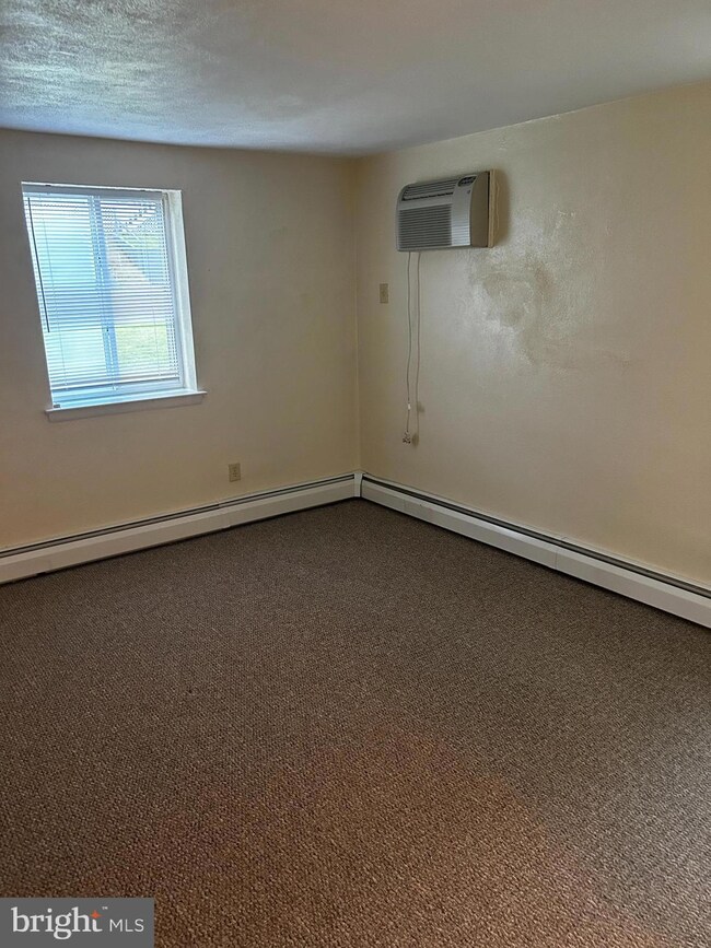 120 N Penn St unit A7, Spring City, PA 19475 - photo 3