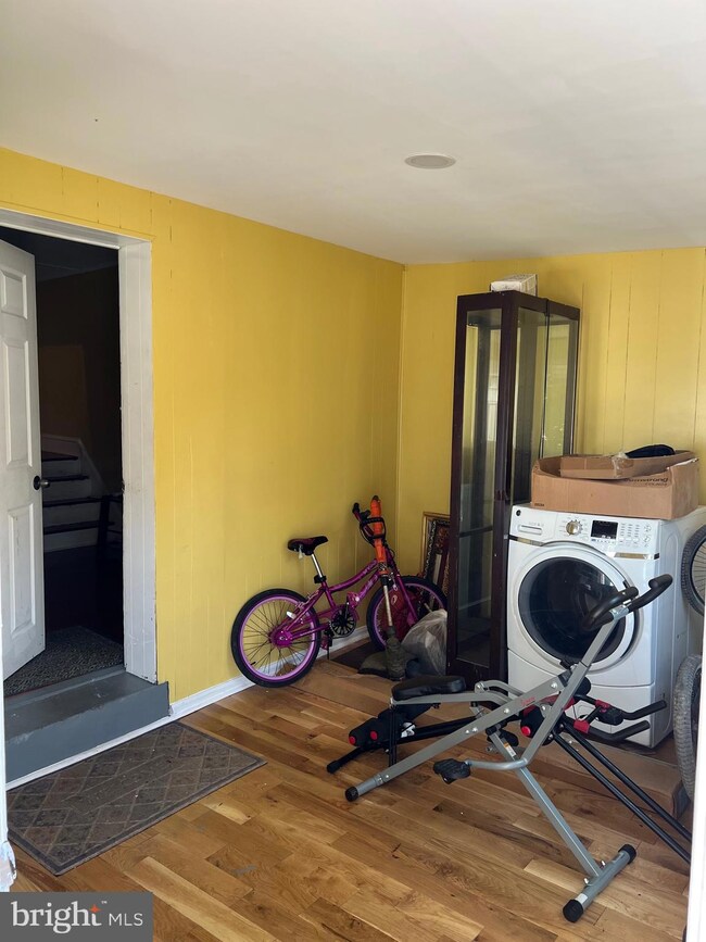 207 Hamilton Ave, Darby, PA 19023 - photo 2