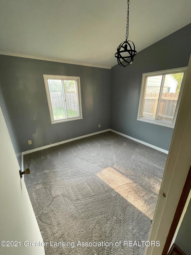 1024 Dornell Ave, Lansing, MI 48910 - photo 5