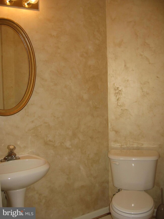 39 Dunrobin Dr, Martinsburg, WV 25405 - photo 6