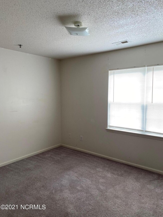 366 Bracken Place, Jacksonville, NC 28540 - photo 6