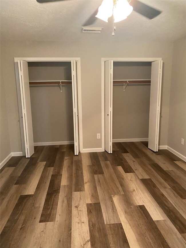 615 S Cherry St, Tomball, TX 77375 - photo 4