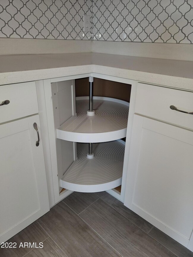 2336 N 48th Ln, Phoenix, AZ 85035 - photo 7