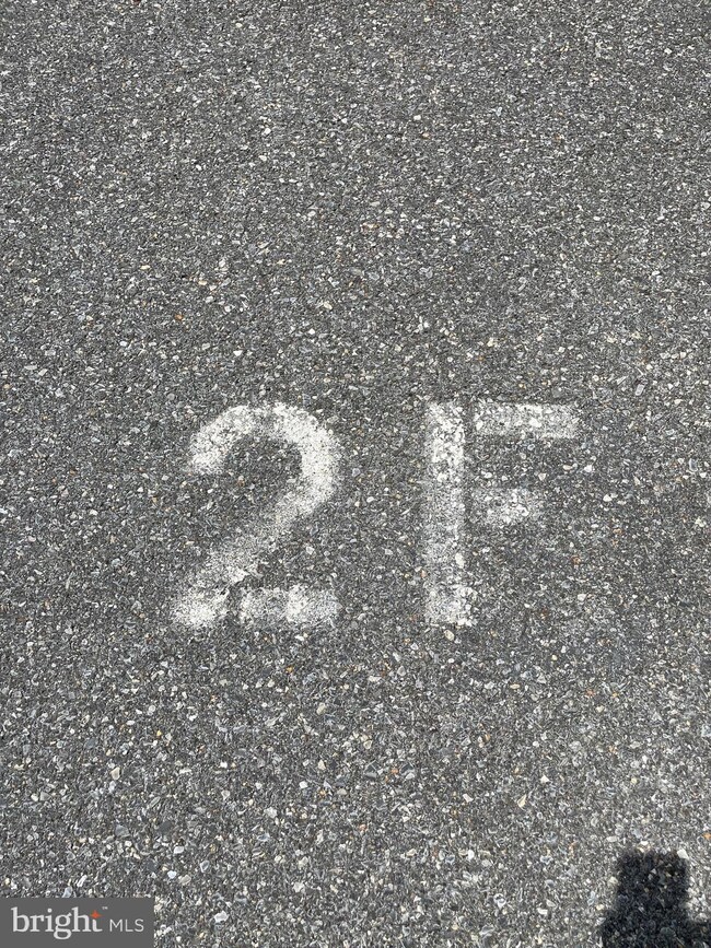 6502 Ridenour Way E unit 1B, Sykesville, MD 21784 - photo 5