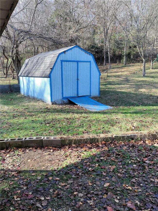 12707 Pleasure Heights Rd, Lowell, AR 72745 - photo 3