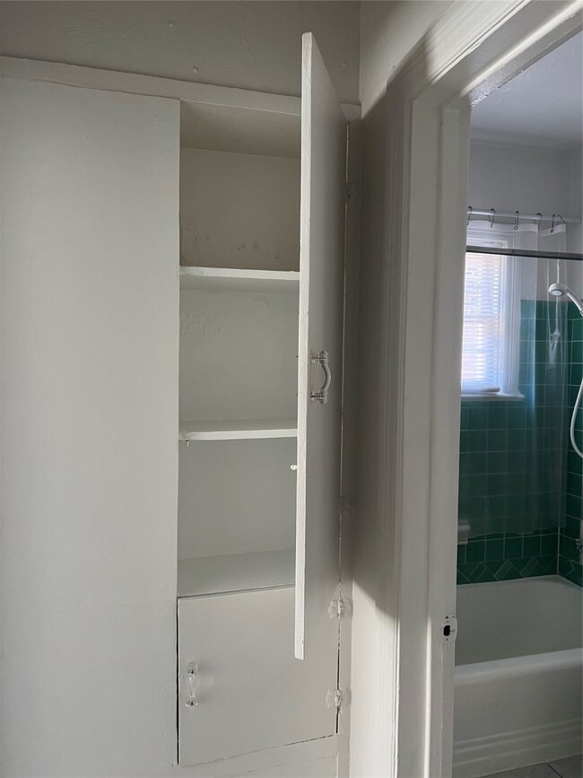 1914 Binz St unit 7, Houston, TX 77004 - photo 5