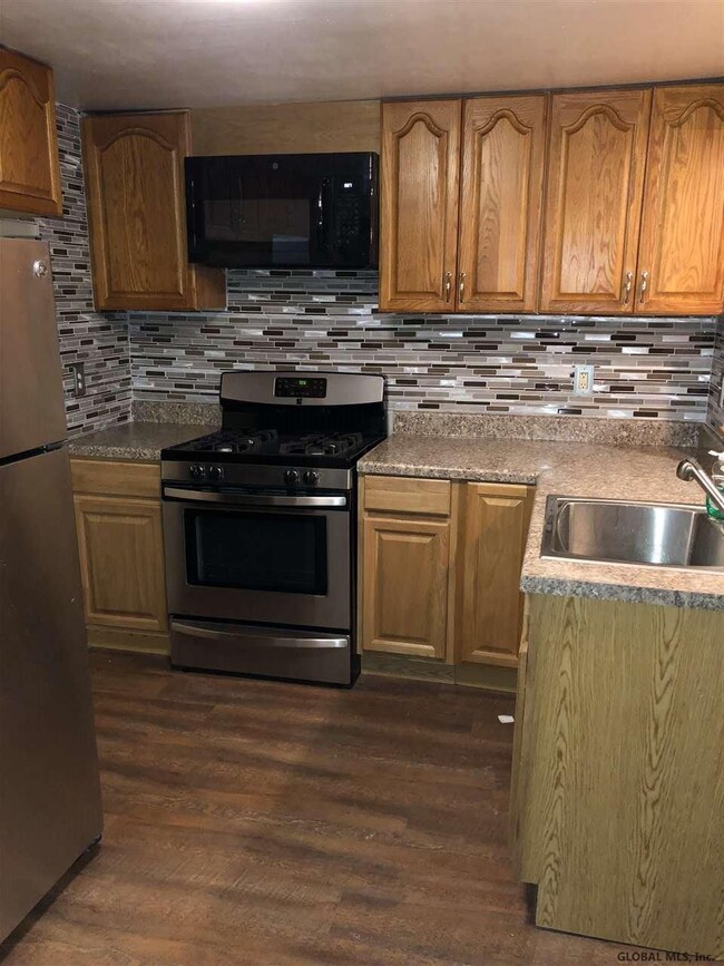 369 Hamilton St unit 1st Fl, Albany, NY 12210 - photo 2