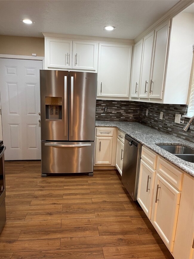 8522 Carriage Creek Dr, Houston, TX 77064 - photo 5