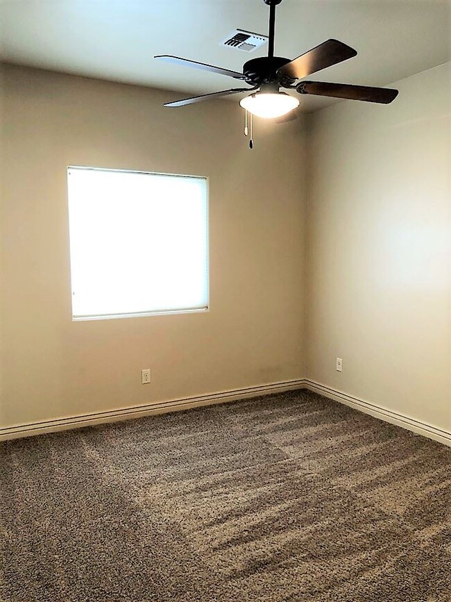 10246 E 38th Ln, Yuma, AZ 85365 - photo 6