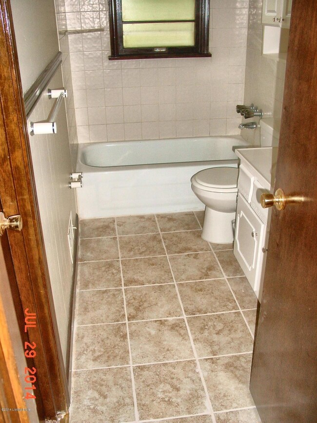 8136 Rochelle Rd, Louisville, KY 40228 - photo 7