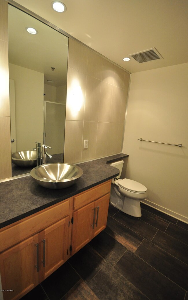 600 Monroe Ave NW unit 409, Grand Rapids, MI 49503 - photo 6