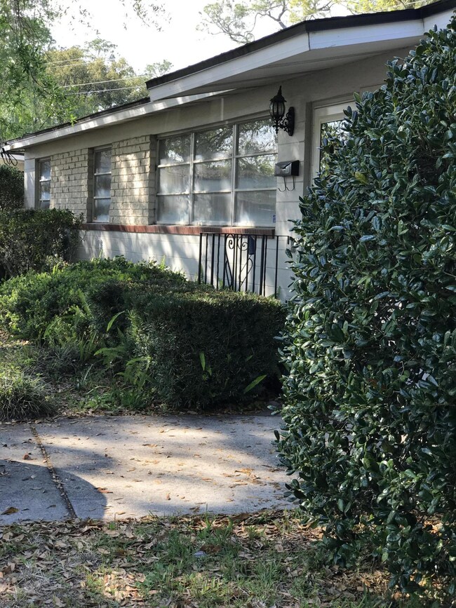 7165 Sans Souci Rd, Jacksonville, FL 32216 - photo 2