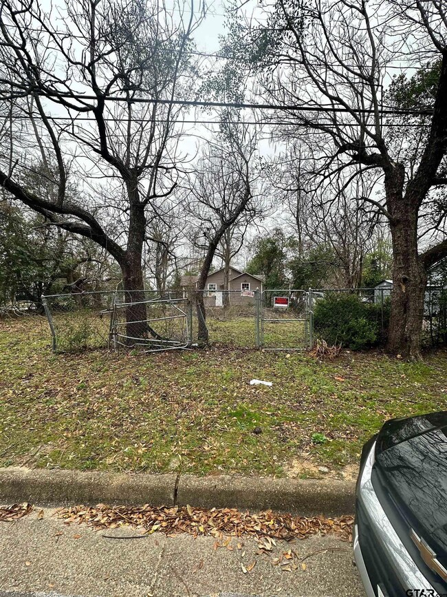 1103 S Academy Ave, Tyler, TX 75701 - photo 6