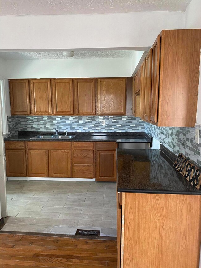 908 Geers Ave new kitchen