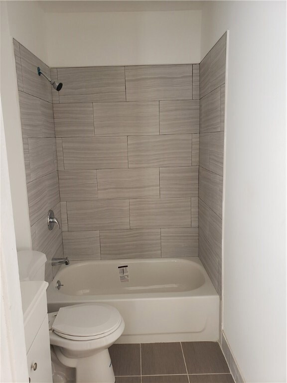 2 Wesleyan Ave, Providence, RI 02907 - photo 7