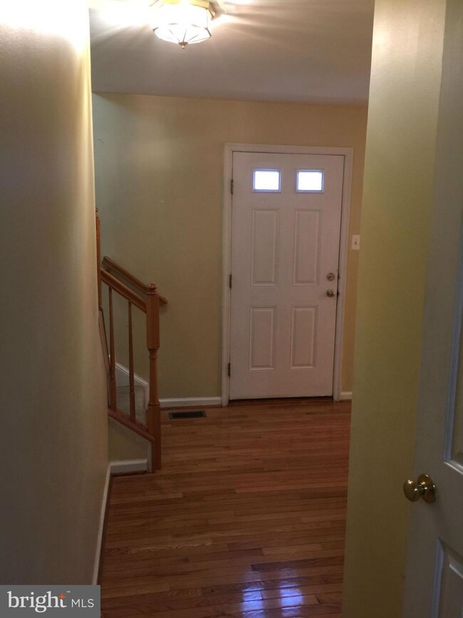 5613 Harvey Ct, White Marsh, MD 21162 - photo 2