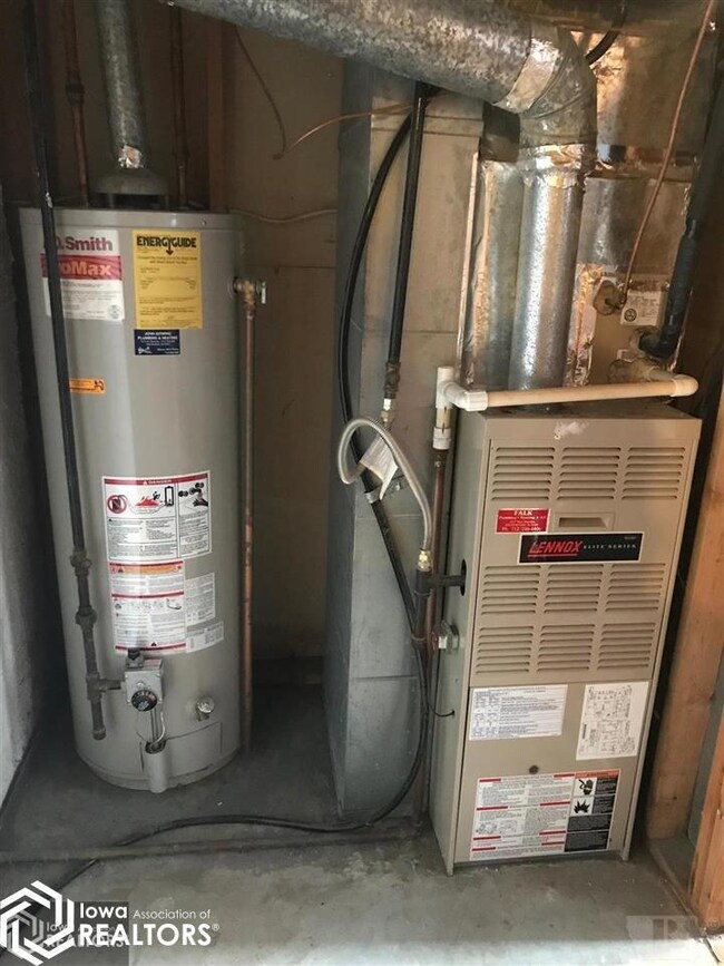 906 W Nishna Rd, Shenandoah, IA 51601 - photo 6