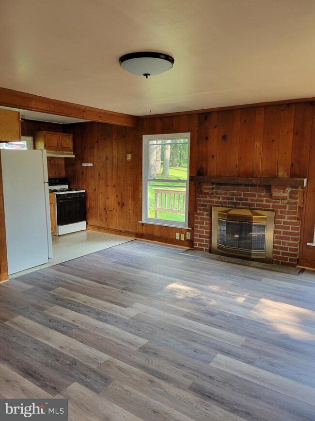 5694 Kraussdale Rd unit A, East Greenville, PA 18041 - photo 3