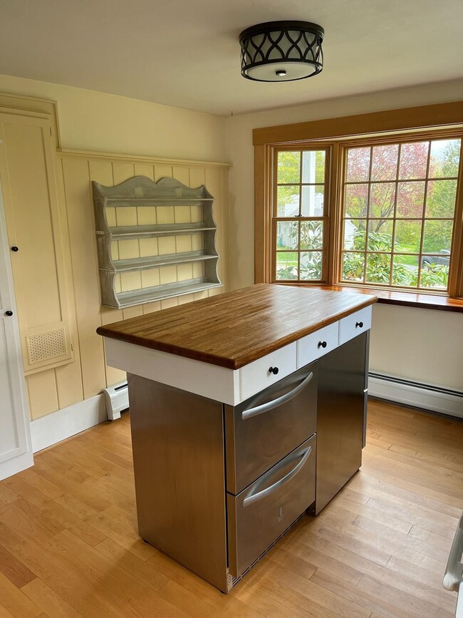 11 Robbins Rd, Fitzwilliam, NH 03447 - photo 4