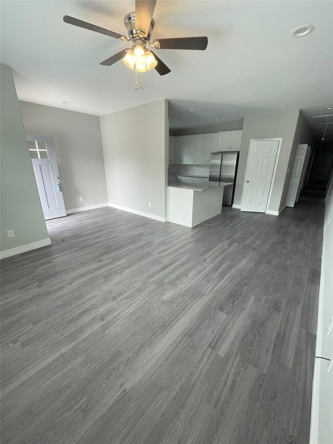 621-623 W Elm St, Denison, TX 75020 - photo 3