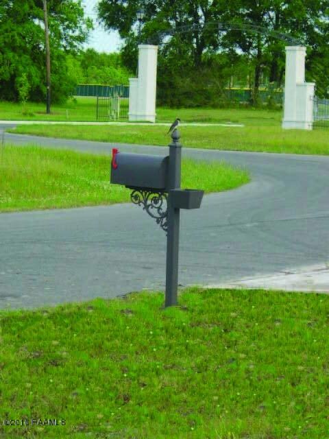 Wisteria Bend Mailbox