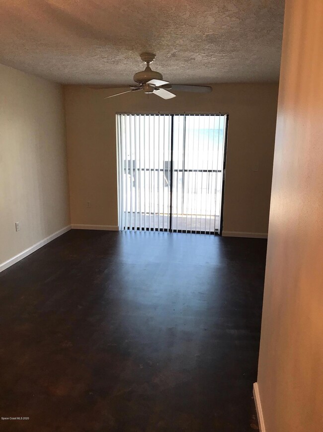 CP-912 Living Room