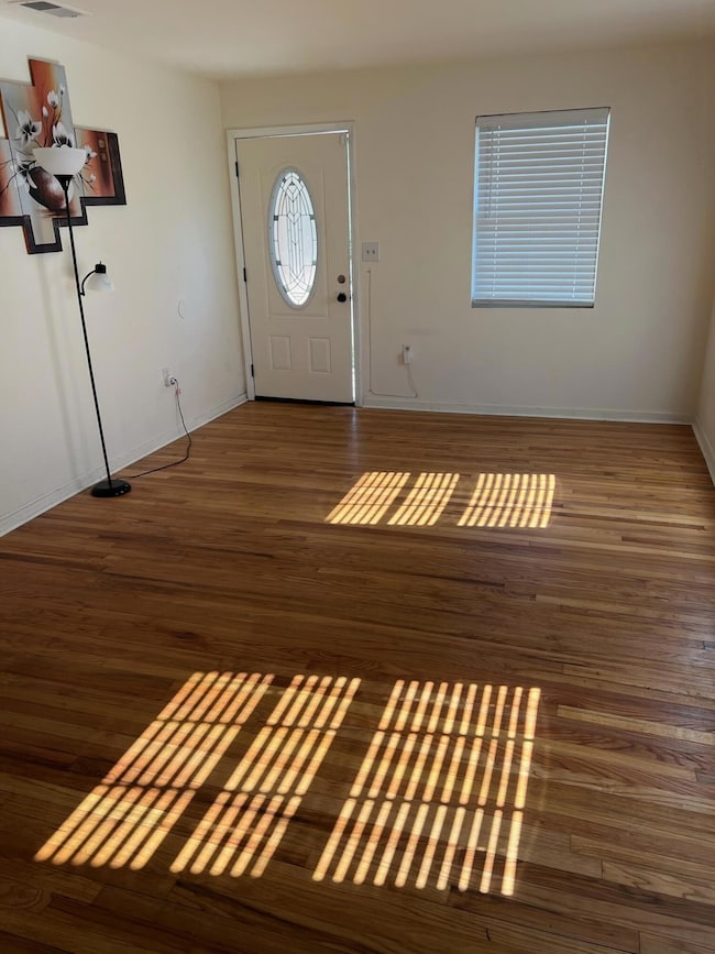 1605 Bryn Mawr Ave - Front Room