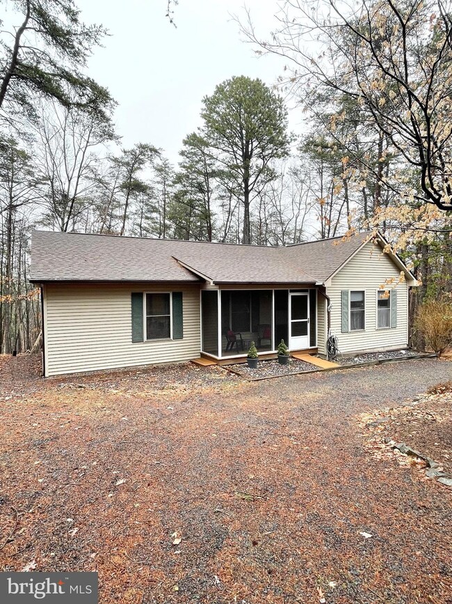 461 Stuart Dr, Basye, VA 22810 - photo 2