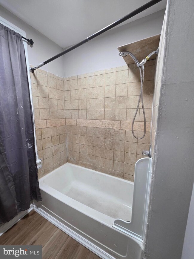 202 S 6th St, Reading, PA 19602 - photo 7