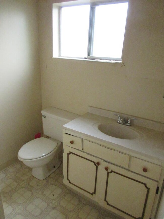 1541 Mistletoe Ln, Redding, CA 96002 - photo 7