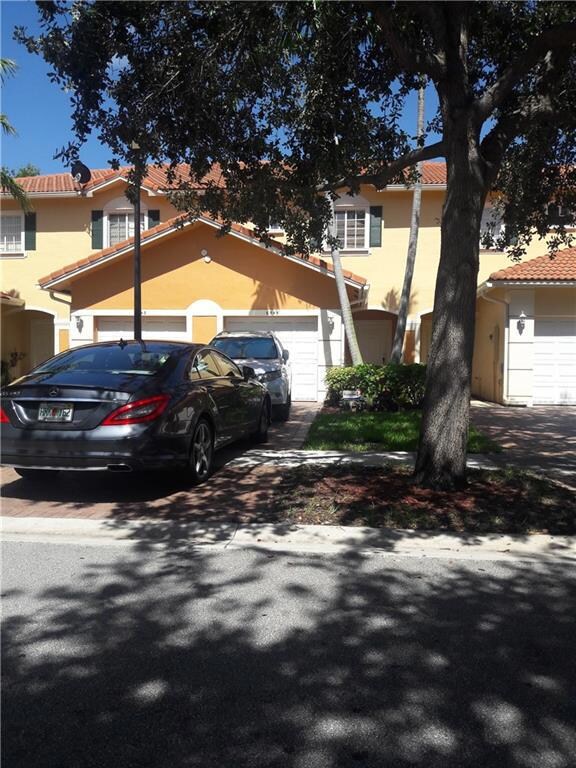 6545 Catalina Ln, Tamarac, FL 33321 - photo 4