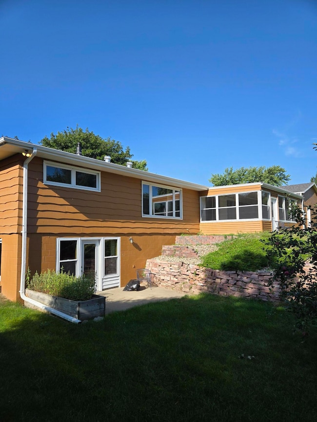 1002 Palmer Place, Mitchell, SD 57301 - photo 3