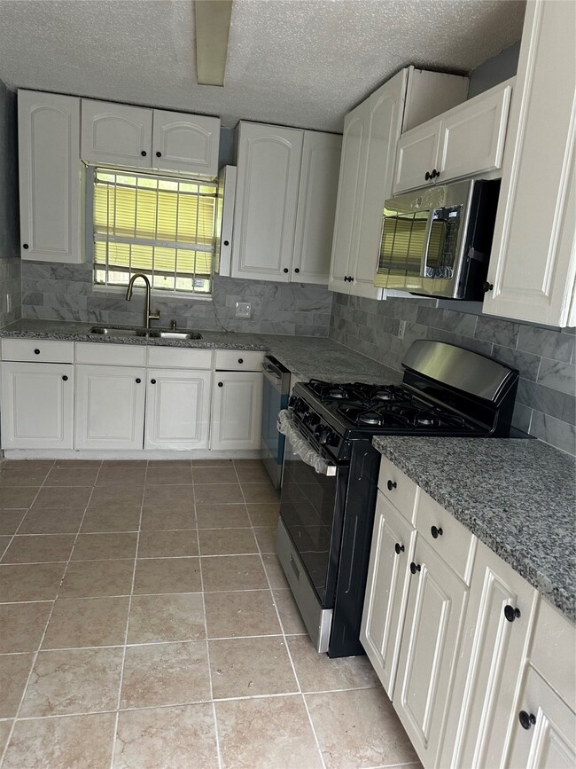 4009 Alice St, Houston, TX 77021 - photo 7