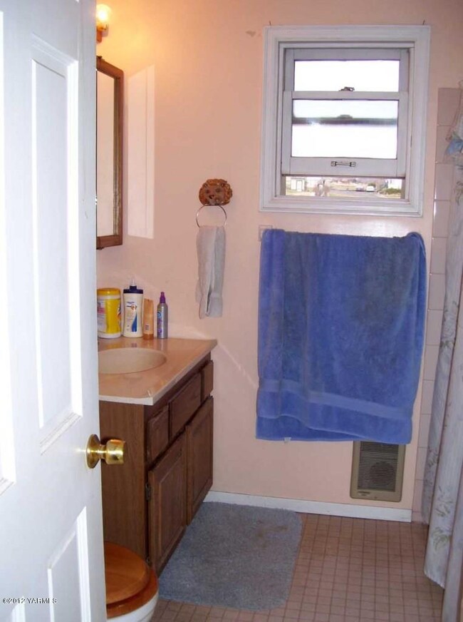Upper Level Bathroom