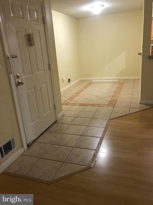 37 Voscek Ct, Lawrence Township, NJ 08648 - photo 2