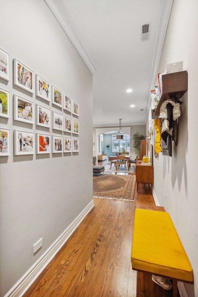 4927 N Damen Ave unit 3F, Chicago, IL 60625 - photo 3