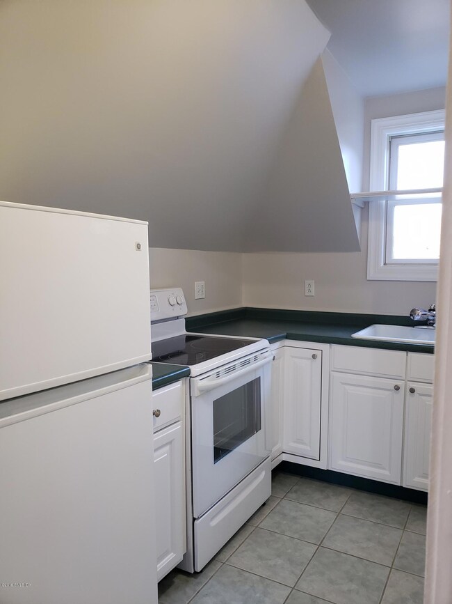 391 E Putnam Ave unit 3, Cos Cob, CT 06807 - photo 7